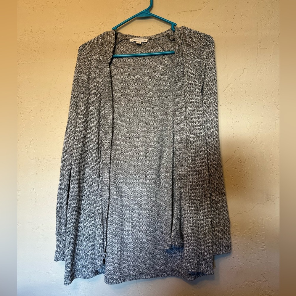 ❤️‍🔥2/$20❤️‍🔥Size Small Hooded Cardigan
